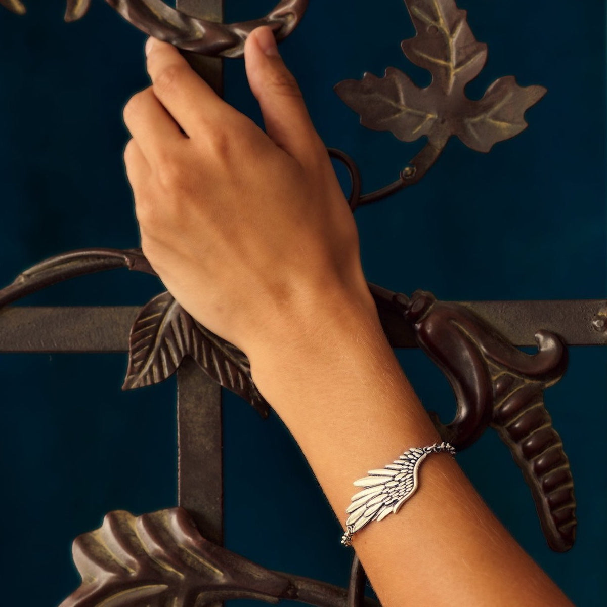 Single Angel Wing Bracelet