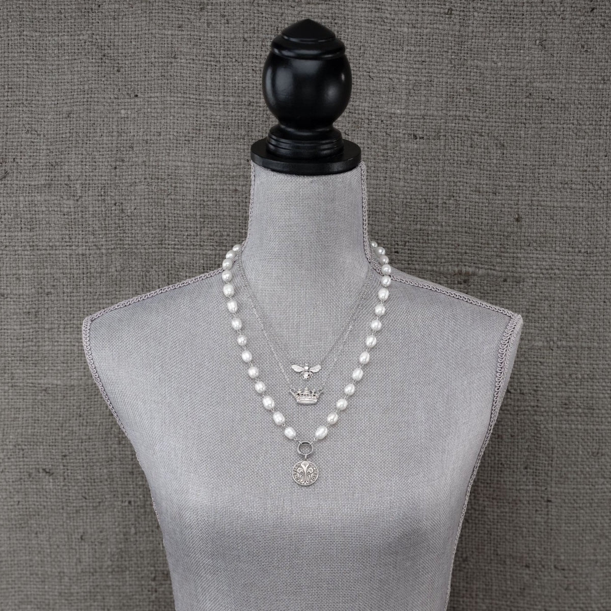 Acanthus Crown Satellite Chain Necklace